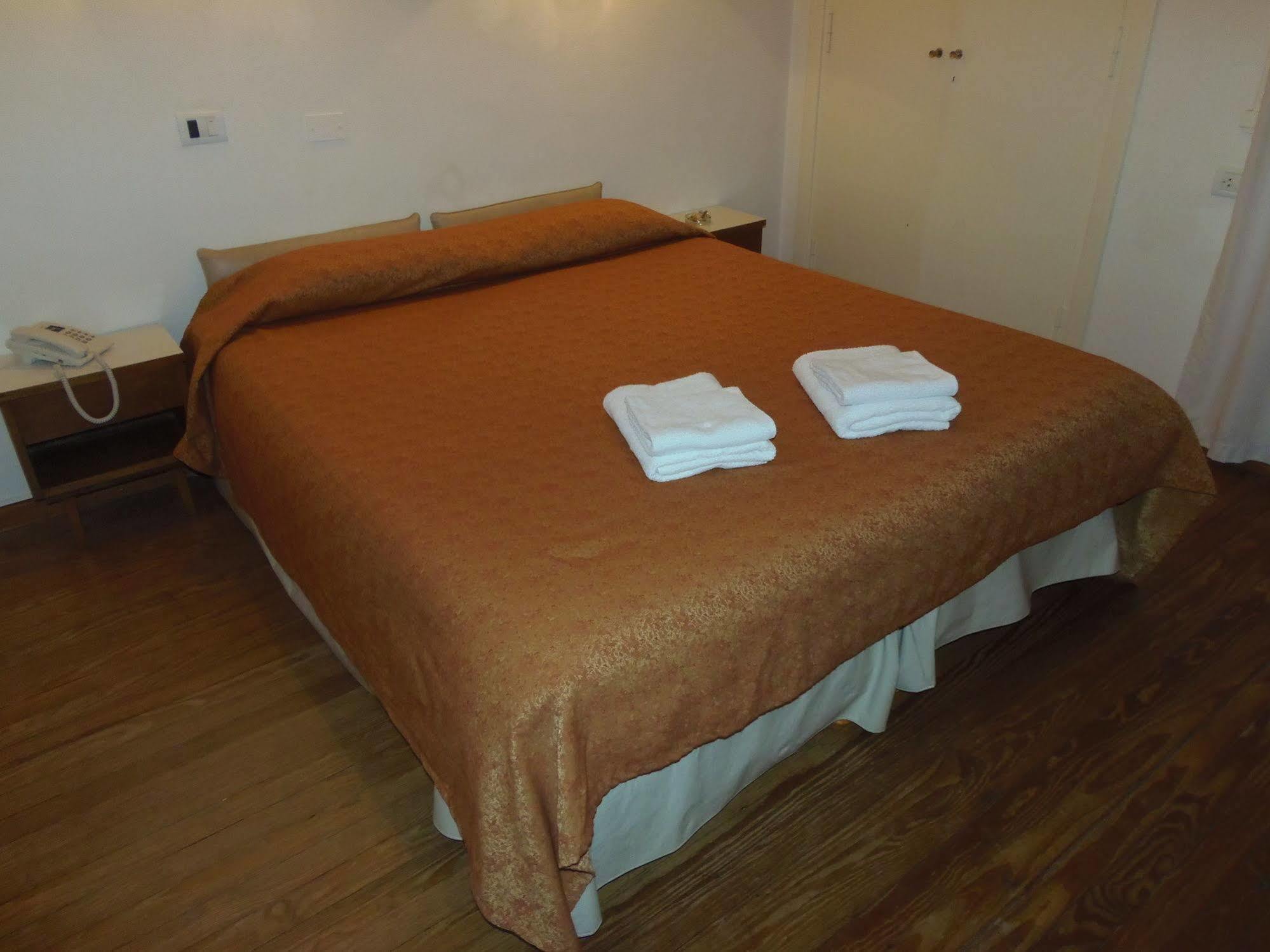 City Hotel Mar Del Plata Esterno foto